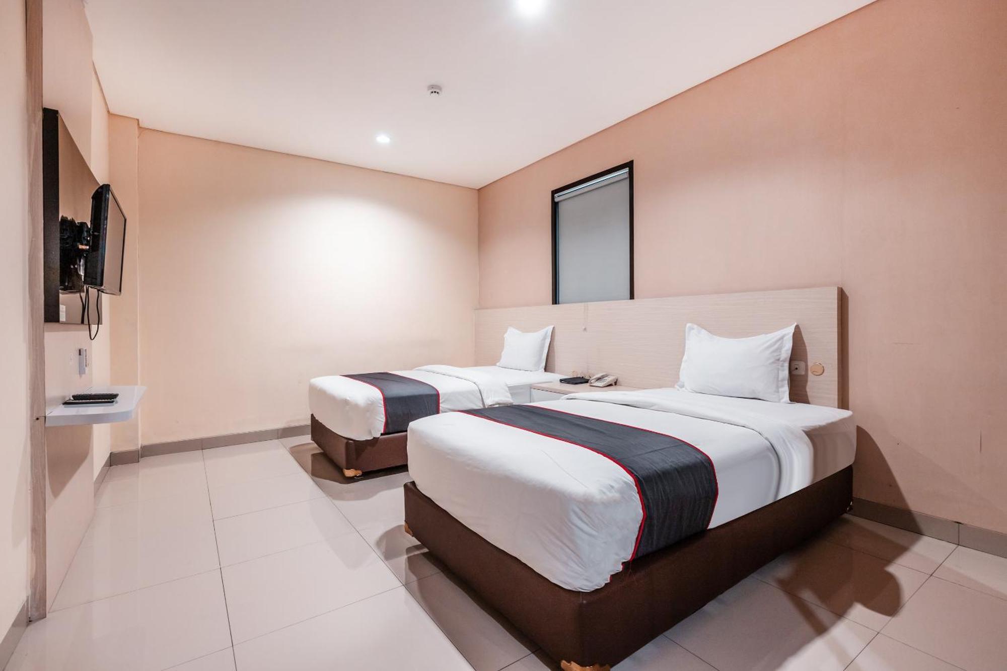 Collection O Hotel Igloo Бекаси Экстерьер фото